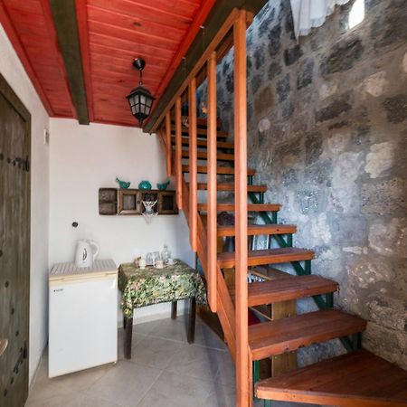 Karaburun Bahce Bed & Breakfast ภายนอก รูปภาพ