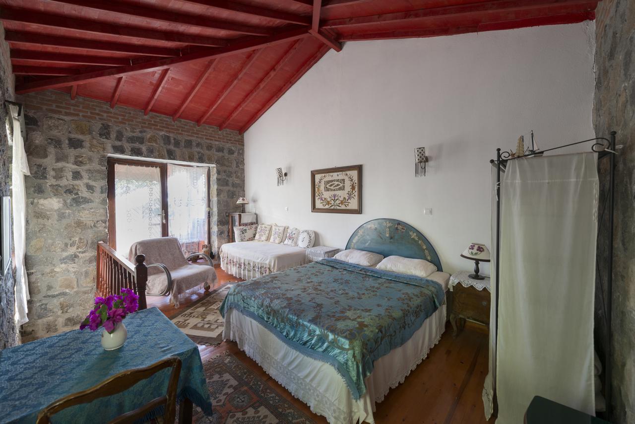 Karaburun Bahce Bed & Breakfast ภายนอก รูปภาพ